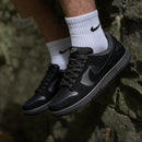 NIKE DUNK SB GOLD -PRETO CAMURÇA