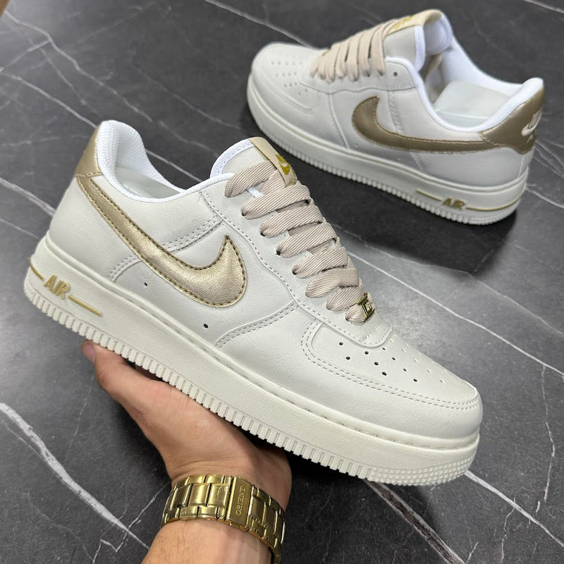 NIKE AIR FORCE 1 GOLD - NATURAL OURO