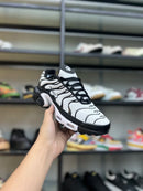 NIKE AIR MAX PLUS TN - "OREO"