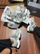 NEW BALANCE 9060 - CINZA BRANCO