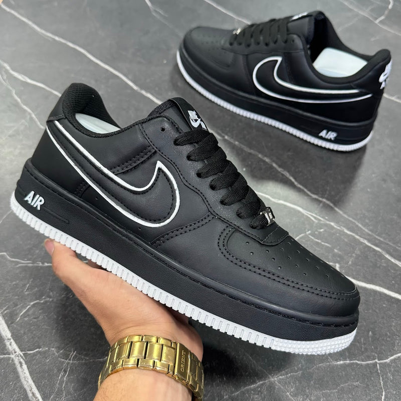 NIKE AIR FORCE 1 GOLD - PRETO TRAÇO BRANCO