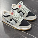 NIKE DUNK SB GOLD - 2SWOSH URSO