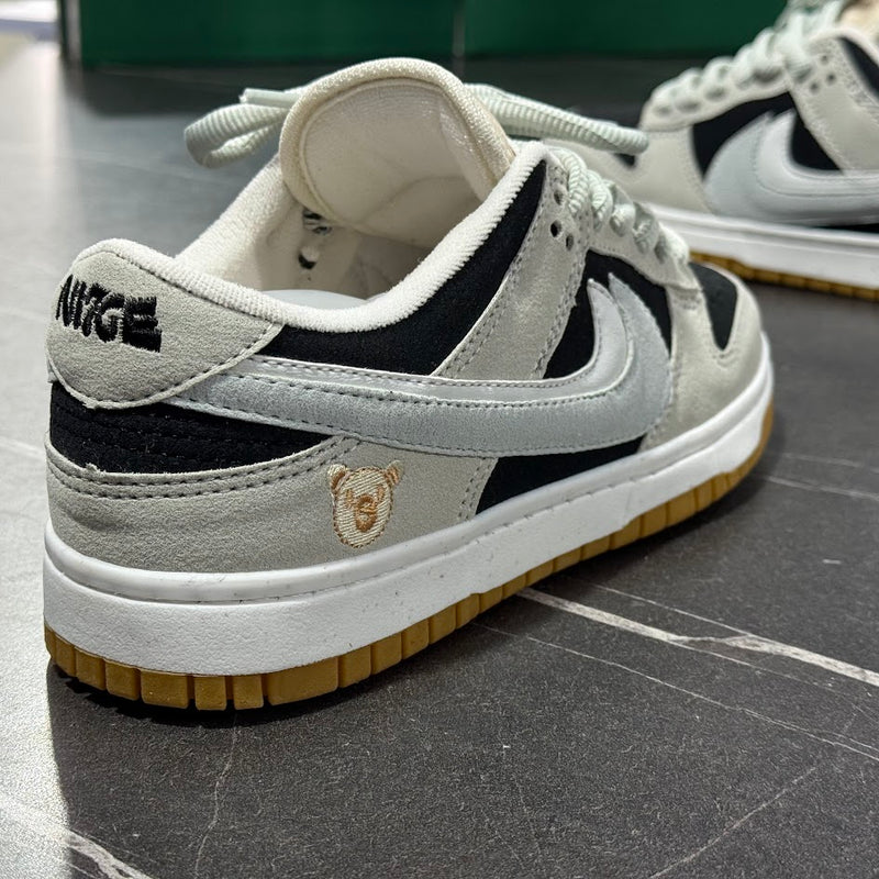 NIKE DUNK SB GOLD - 2SWOSH URSO