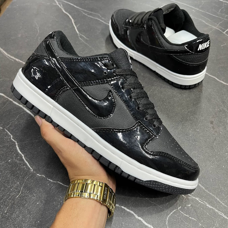 NIKE DUNK SB - PRETO BRANCO VERNIZ