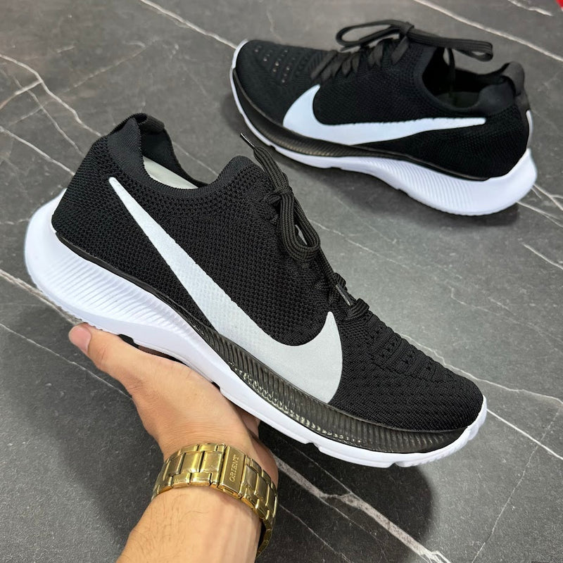 NIKE PEGASUS - PRETO