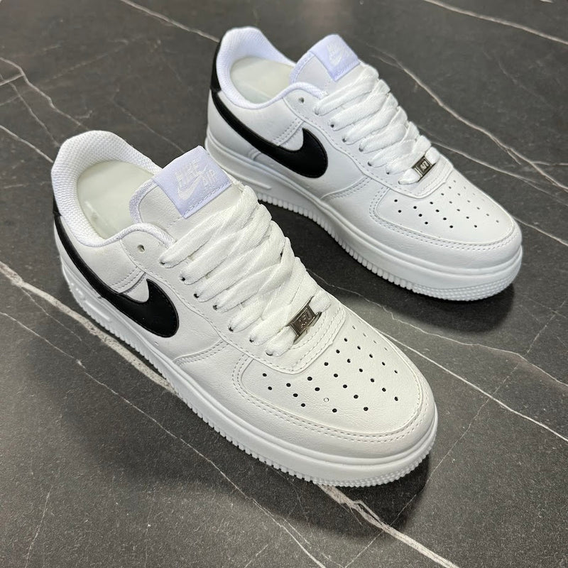 NIKE AIR FORCE 1 GOLD - BRANCO CACHIMBO PRETO