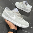 NIKE DUNK SB GOLD - CINZA