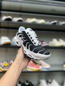 AIR MAX PLUS TN - BRANCO PRETO