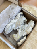 NEW BALANCE 9060 Prem. - OFF CINZA