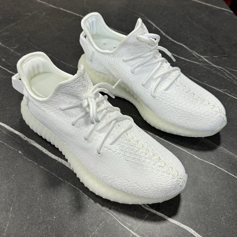 ADIDAS YEEZY - BRANCO