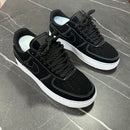 NIKE AIR FORCE 1 GOLD - PTO BCO NOVO