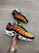 NIKE AIR MAX PLUS TN - LARANJA FOGO