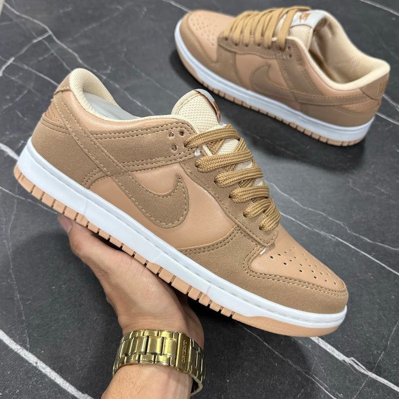 NIKE DUNK SB GOLD - NUDE CARAMELO